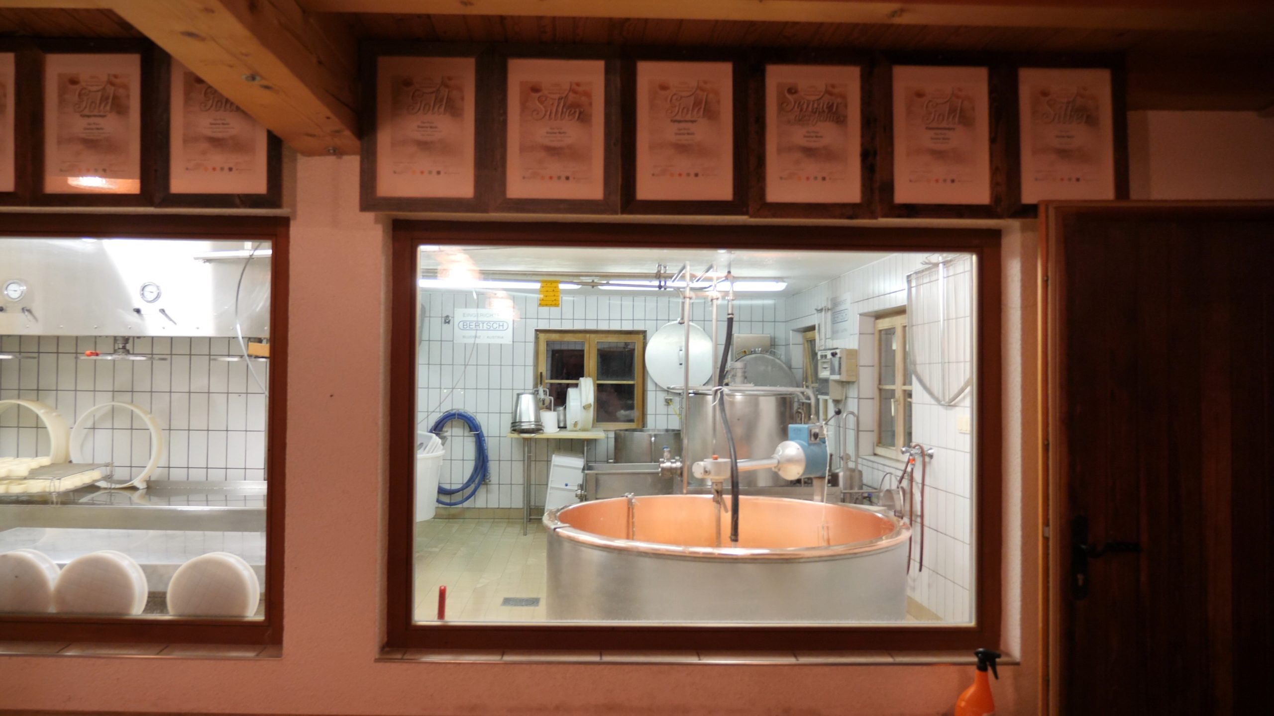 P1211452.MP4_snapshot_01.38_[2020.12.30_04.20.31]