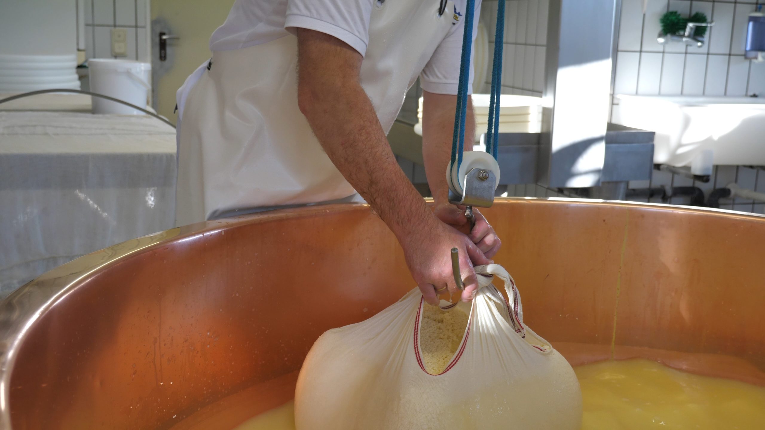 P1211461.MP4_snapshot_02.51_[2020.12.30_04.37.25]