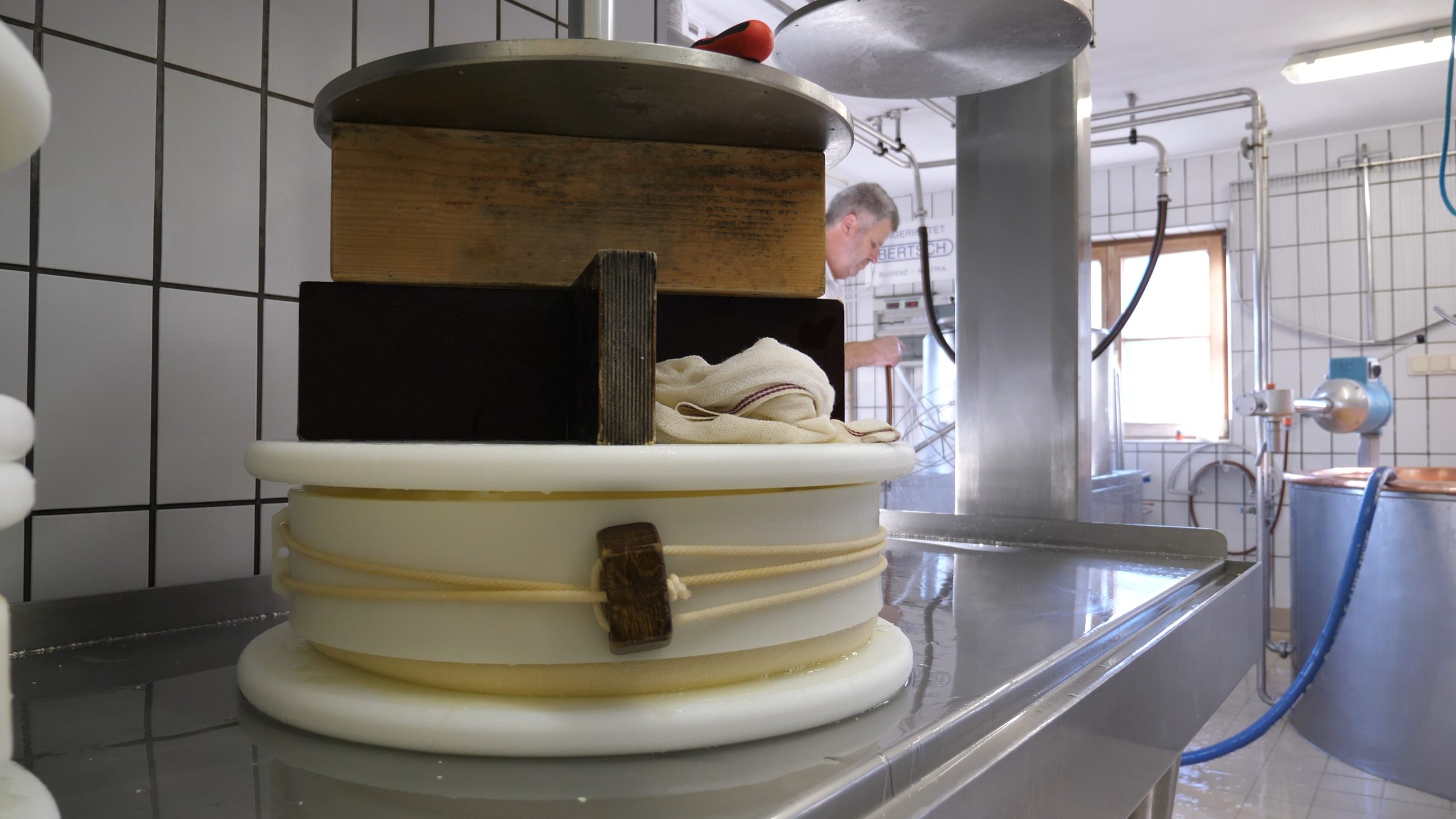 P1211462.MP4_snapshot_03.18_[2020.12.30_04.40.42]